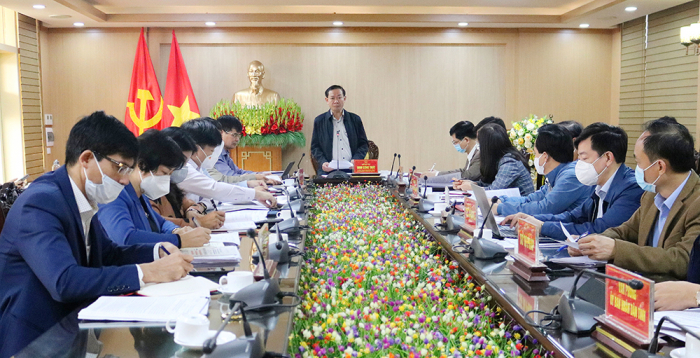 Đồng ch&amp;iacute; Đinh C&amp;ocirc;ng Thực -  Chủ nhiệm Ủy ban Kiểm tra Tỉnh ủy Ph&amp;uacute; Thọ, Trưởng Ban Kinh tế - Ng&amp;acirc;n s&amp;aacute;ch HĐND tỉnh ph&amp;aacute;t biểu tại buổi thẩm tra
