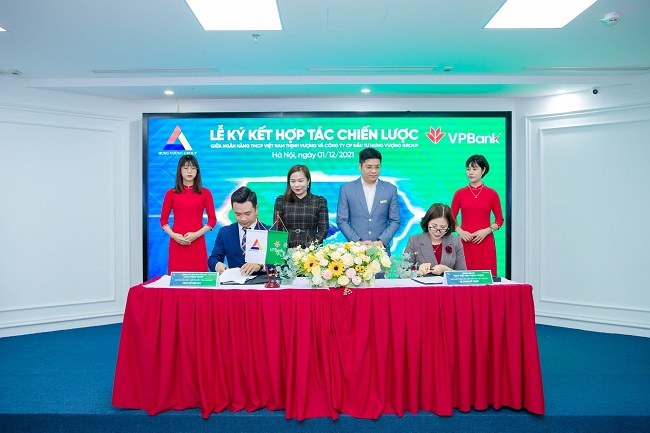 Đại diện VPBank và Hưng Vượng Group ký kết biên bản hợp tác chiến lược