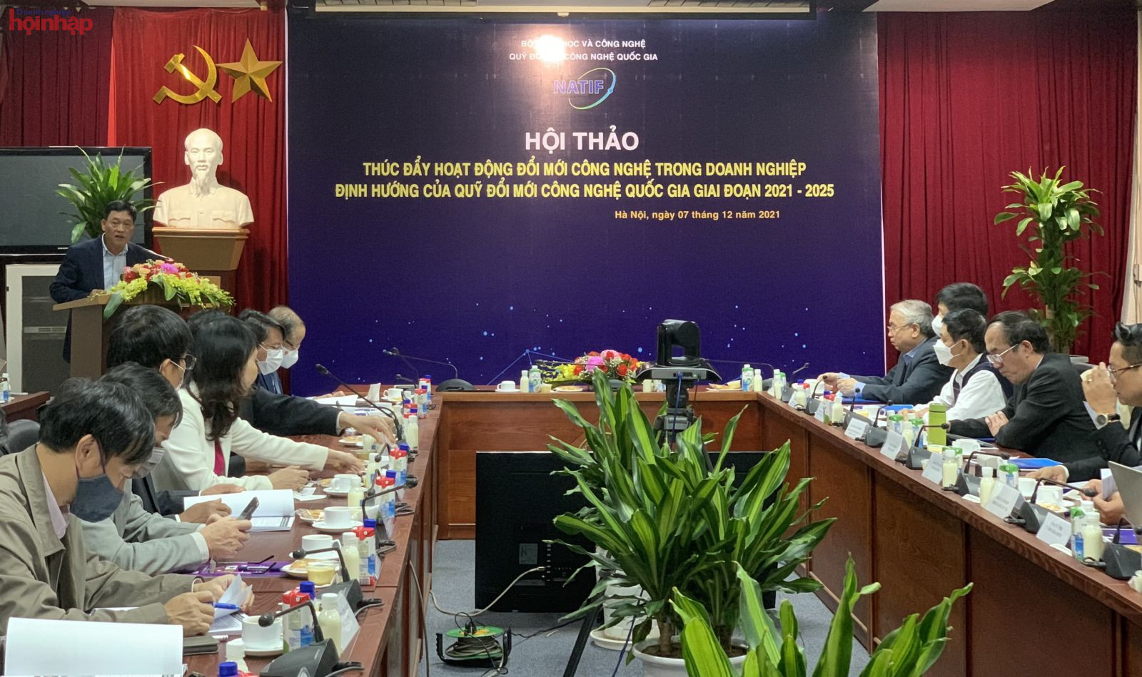 To&amp;agrave;n cảnh Hội thảo