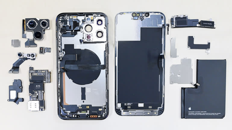 Một chiếc điện thoại iPhone Pro Max cần tới 2000 linh kiện điện tử