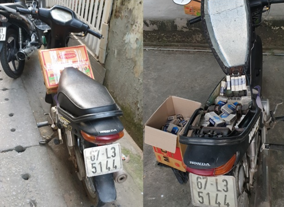 Phương tiện c&amp;ugrave;ng tang vật tạm giữ
