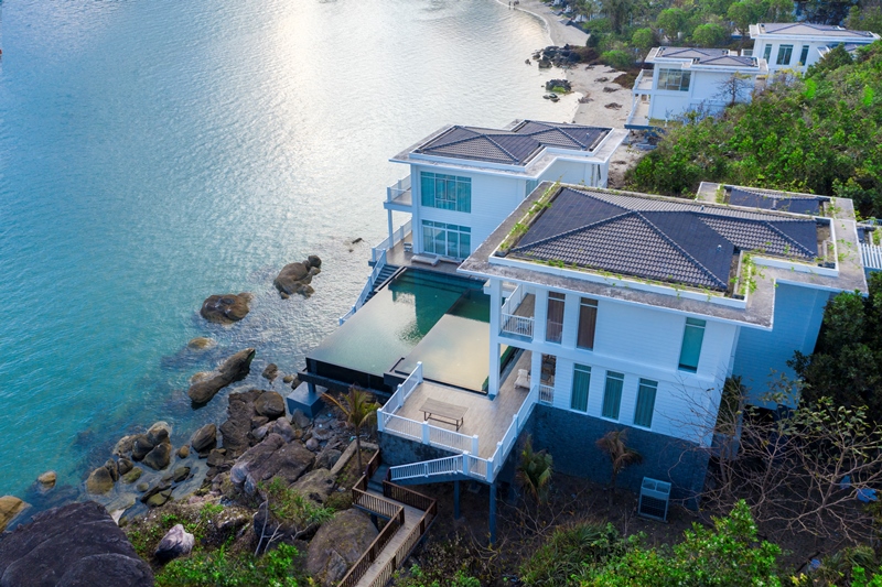 Căn villa nh&amp;igrave;n ra bờ biển tại Premier Village Phu Quoc Resort