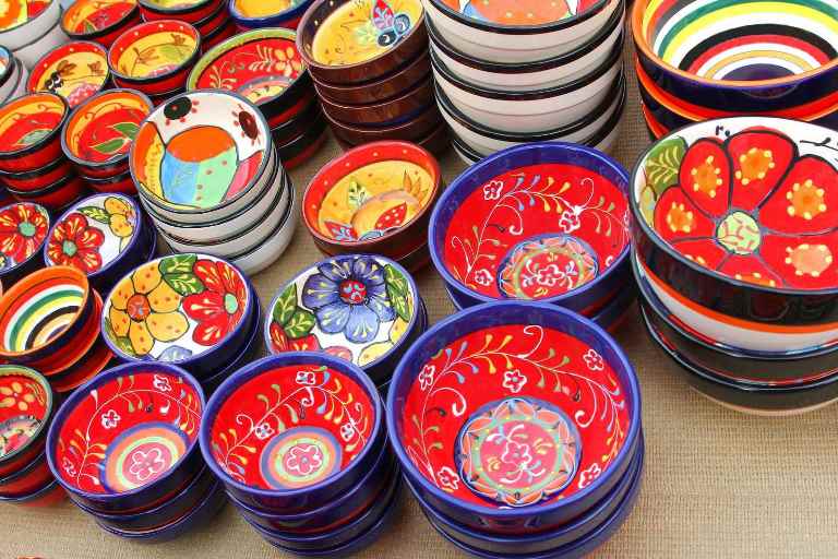 H&amp;agrave;ng thủ c&amp;ocirc;ng mỹ nghệ ở T&amp;acirc;y Ban Nha