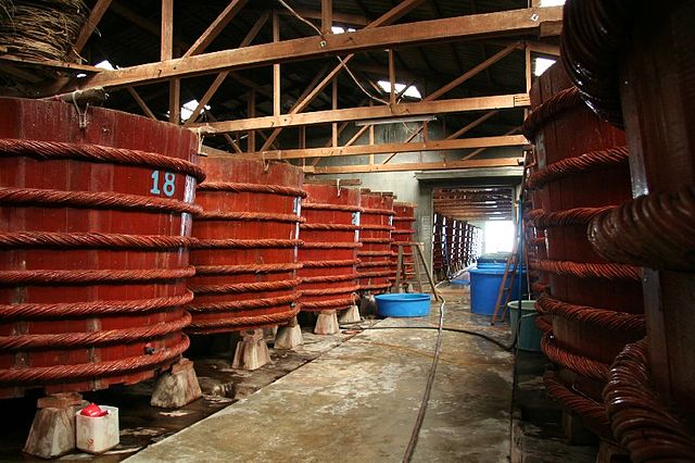 Nh&amp;agrave; th&amp;ugrave;ng sản xuất nước mắm tại Ph&amp;uacute; Quốc