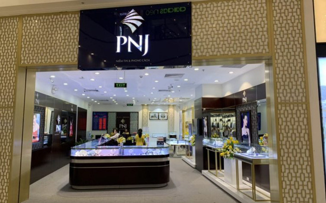 Chủ tịch HĐQT PNJ muốn hạ sở hữu xuống còn hơn 2,8% Chủ tịch HĐQT PNJ muốn hạ sở hữu xuống còn hơn 2,8%