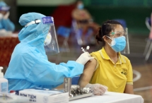 TP HCM: Kêu gọi người dân thuộc “nhóm nguy cơ cao”  tranh thủ đi tiêm để tránh nguy cơ tử vong