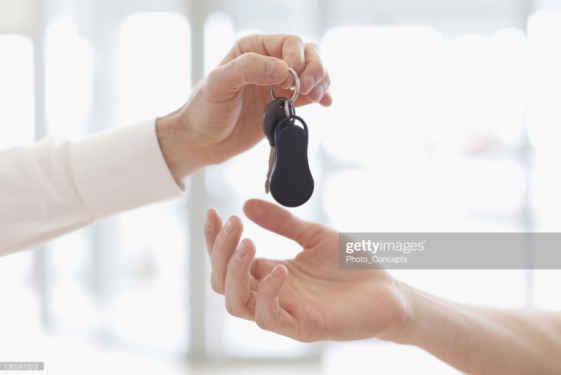 Cuộc chiến tay ba trong lĩnh vực kinh doanh xe đã qua sử dụng giữa lính mới và tướng kỳ cựu