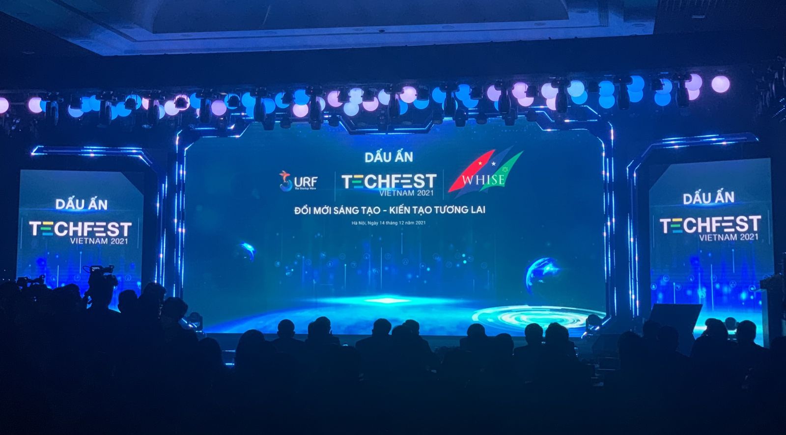 To&amp;agrave;n cảnh chương tr&amp;igrave;nh &amp;ldquo;Dấu ấn TECHFEST v&amp;agrave; WHISE 2021