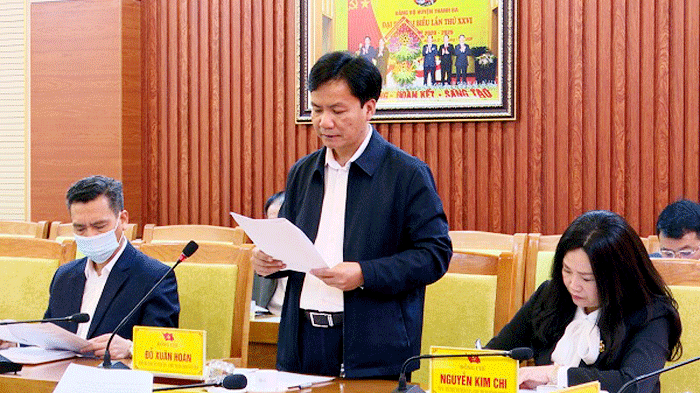 &amp;Ocirc;ng Đỗ Xu&amp;acirc;n Ho&amp;agrave;n - Chủ tịch UBND huyện Thanh Ba b&amp;aacute;o c&amp;aacute;o với đo&amp;agrave;n gi&amp;aacute;m s&amp;aacute;t việc thực hiện sắp xếp, s&amp;aacute;p nhập ĐVHC tr&amp;ecirc;n địa b&amp;agrave;n huyện