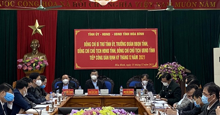: L&amp;atilde;nh đạo Tỉnh ủy, HĐND, UBND tỉnh H&amp;ograve;a B&amp;igrave;nh đồng chủ tr&amp;igrave; phi&amp;ecirc;n tiếp  c&amp;ocirc;ng d&amp;acirc;n th&amp;aacute;ng 12/2021