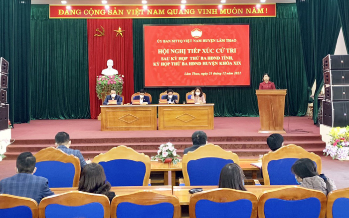 Các đại biểu tiếp xúc cử tri tại điểm tiếp xúc thị trấn Hùng Sơn Các đại biểu tiếp xúc cử tri tại điểm tiếp xúc thị trấn Hùng Sơn