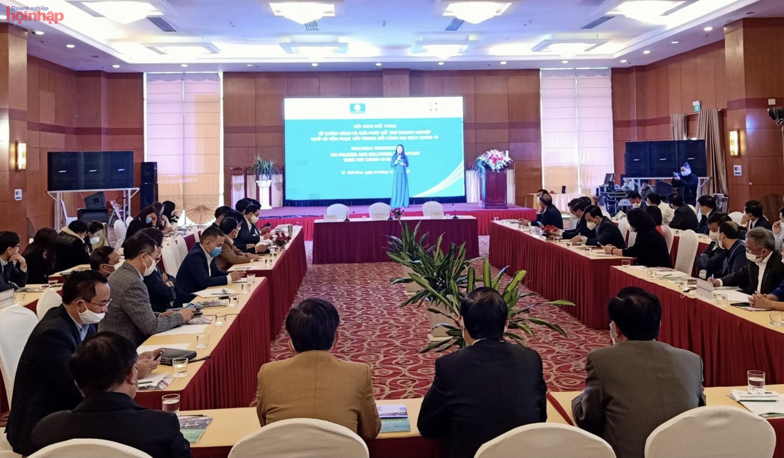 To&amp;agrave;n cảnh Hội thảo