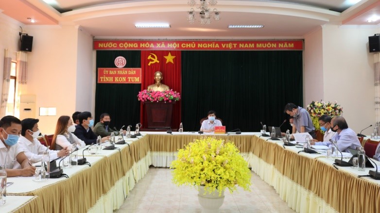 Quảng cảnh tại buổi đối thoại, c&amp;aacute;c doanh nghiệp, nh&amp;agrave; đầu tư ng&amp;agrave;nh điện, Ảnh VP UBND tỉnh.