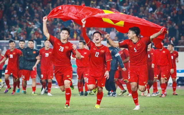 Nh&amp;igrave;n lại chặng đường của năm 2021, c&amp;oacute; thể đ&amp;aacute;nh gi&amp;aacute; LĐBĐVN đ&amp;atilde; giải quyết khối lượng c&amp;ocirc;ng việc rất lớn v&amp;agrave; c&amp;oacute; tầm ảnh hưởng rộng, vừa đảm bảo một số giải đấu trong nước tiếp tục diễn ra trong điều kiện cho ph&amp;eacute;p vừa tập trung nguồn lực cho c&amp;aacute;c đội tuyển quốc gia tập huấn v&amp;agrave; tham dự c&amp;aacute;c giải đấu quốc tế