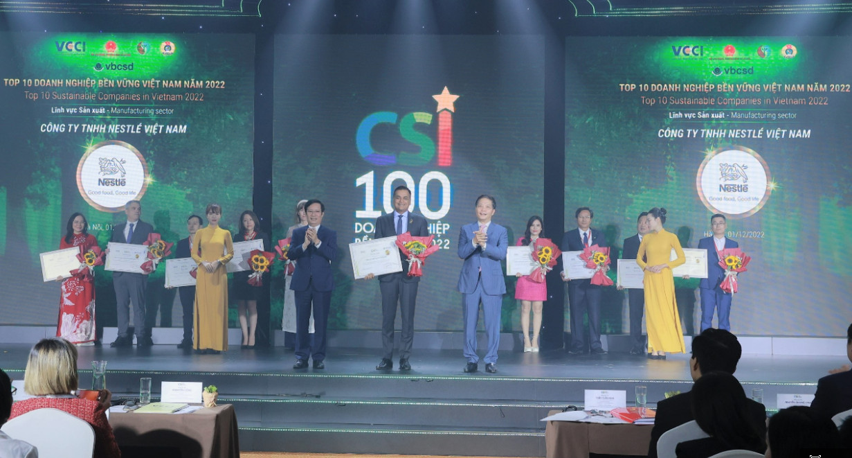 Nestl&amp;eacute; Việt Nam được b&amp;igrave;nh chọn l&amp;agrave; Doanh nghiệp Bền vững nhất Việt Nam năm 2022 trong lĩnh vực sản xuất.