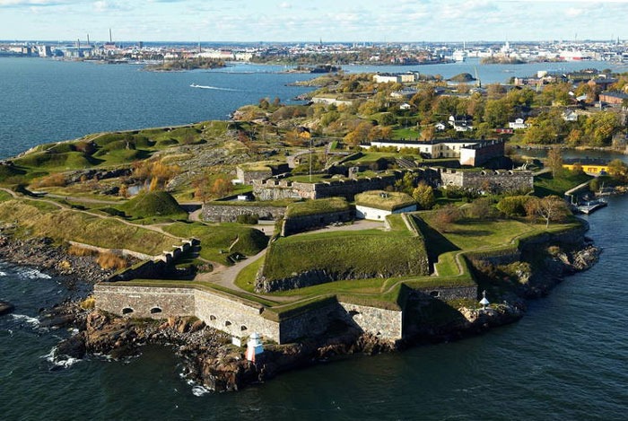 Ph&amp;aacute;o đ&amp;agrave;i Suomenlinna.