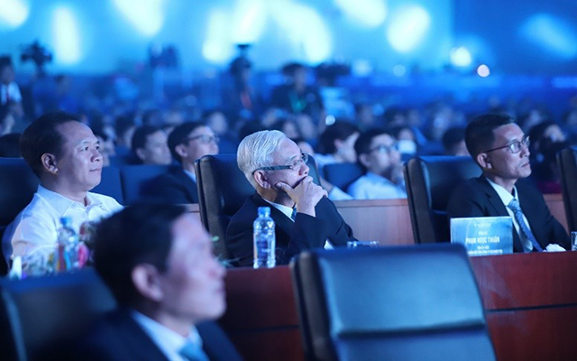 C&amp;aacute;c đại biểu tham gia chương tr&amp;igrave;nh