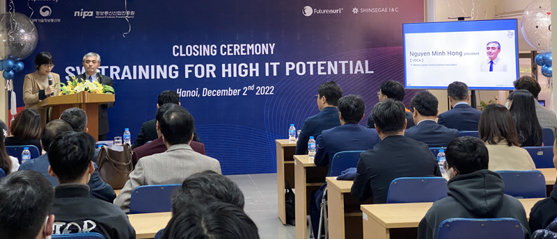 Chương tr&amp;igrave;nh đ&amp;agrave;o tạo, bồi dưỡng nh&amp;acirc;n t&amp;agrave;i c&amp;ocirc;ng nghệ th&amp;ocirc;ng tin năm 2022