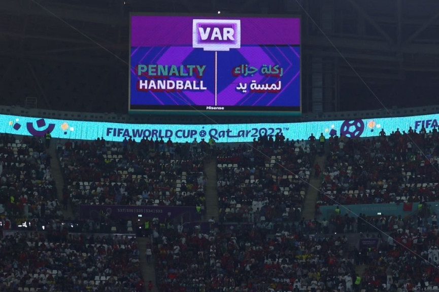 VAR đ&amp;atilde; mắc sai lầm khi đ&amp;atilde; tham vấn kh&amp;ocirc;ng ch&amp;iacute;nh x&amp;aacute;c cho trọng t&amp;agrave;i Alireza Faghani.