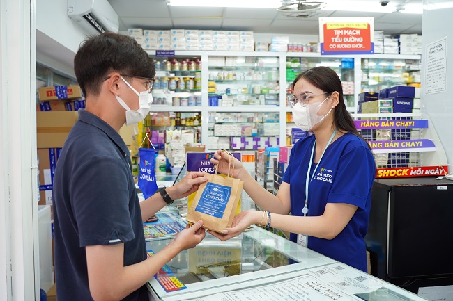 Khi tham gia chương tr&amp;igrave;nh &amp;ldquo;Giờ V&amp;agrave;ng Gi&amp;aacute; Sốc&amp;rdquo; kh&amp;aacute;ch h&amp;agrave;ng hưởng ưu đ&amp;atilde;i mua c&amp;aacute;c sản phẩm chăm s&amp;oacute;c sức khỏe được b&amp;aacute;n với gi&amp;aacute; 1.000 đồng.