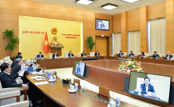 To&amp;agrave;n cảnh phi&amp;ecirc;n họp