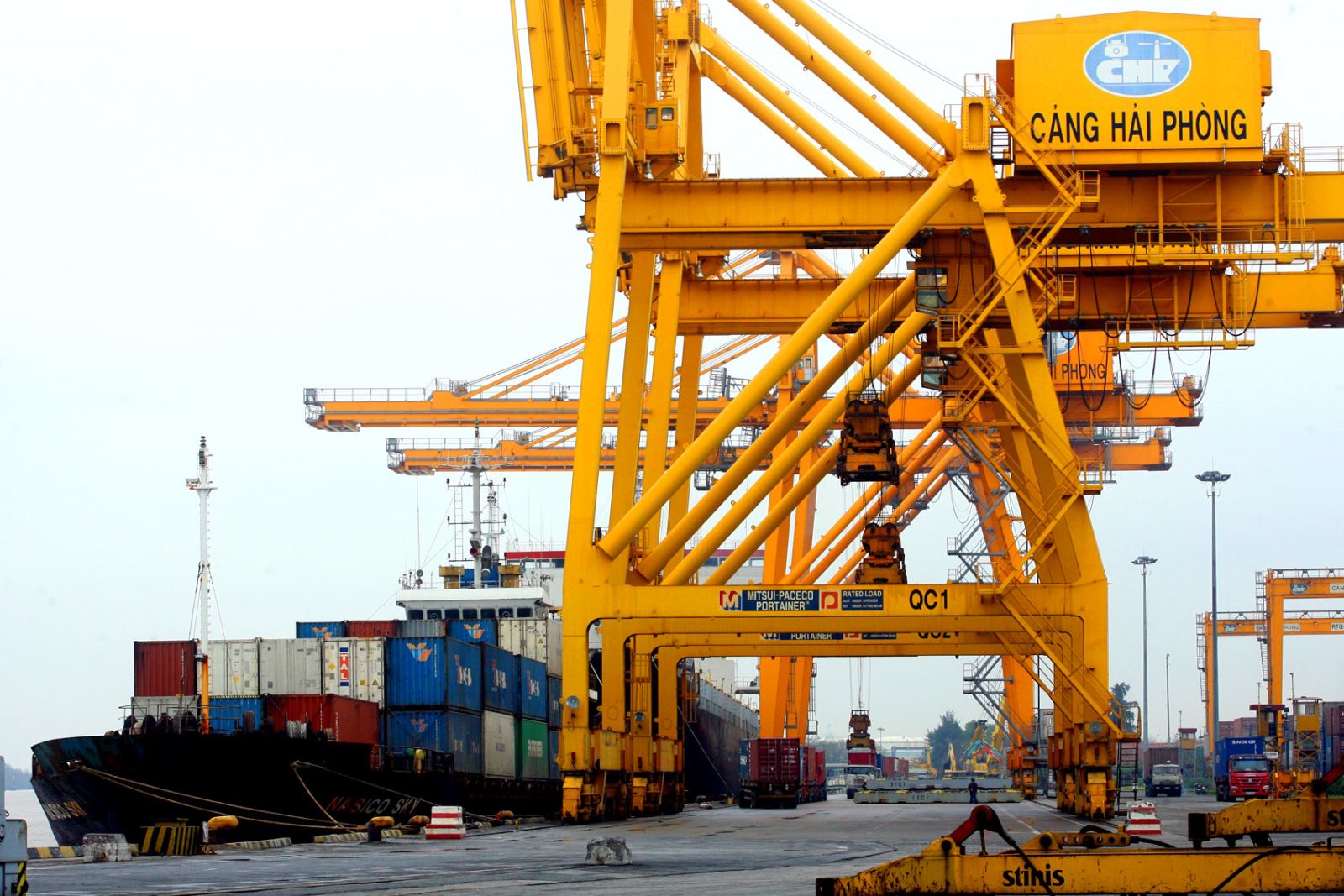 Sản lượng v&amp;agrave; doanh thu th&amp;aacute;ng 11 của Cảng Hải Ph&amp;ograve;ng vượt kế hoạch