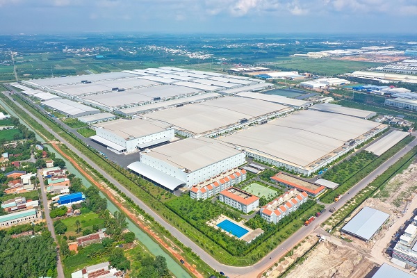 C&amp;aacute;n bộ, c&amp;ocirc;ng nh&amp;acirc;n vi&amp;ecirc;n v&amp;agrave; người lao động của C&amp;ocirc;ng ty Cổ phần Scom cũng đ&amp;atilde; g&amp;oacute;p mồ h&amp;ocirc;i v&amp;agrave; c&amp;ocirc;ng sức trong qu&amp;aacute; tr&amp;igrave;nh x&amp;acirc;y dựng Nh&amp;agrave; m&amp;aacute;y sản xuất sợi m&amp;agrave;u Brotex (KCN B&amp;agrave;u B&amp;agrave;ng, T&amp;acirc;y Ninh)