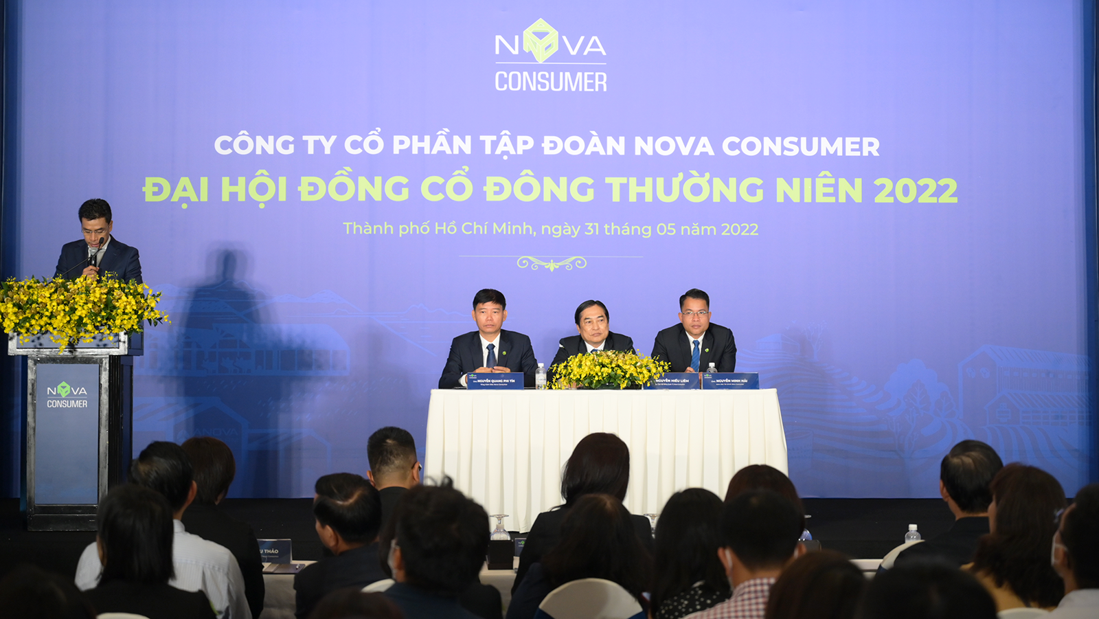 Tạm dừng ni&amp;ecirc;m yết NCG của Tập đo&amp;agrave;n Nova Consumer tr&amp;ecirc;n HoSE