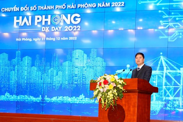 Đồng ch&amp;iacute; Ho&amp;agrave;ng Minh Cường, Ph&amp;oacute; chủ tịch UBND th&amp;agrave;nh phố ph&amp;aacute;t biểu tại hội thảo