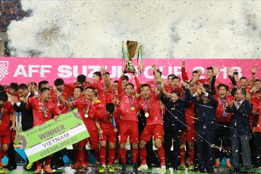 Đội tuyển Việt Nam đ&amp;atilde; nhận được 300.000 USD tiền thưởng khi v&amp;ocirc; địch AFF Cup.