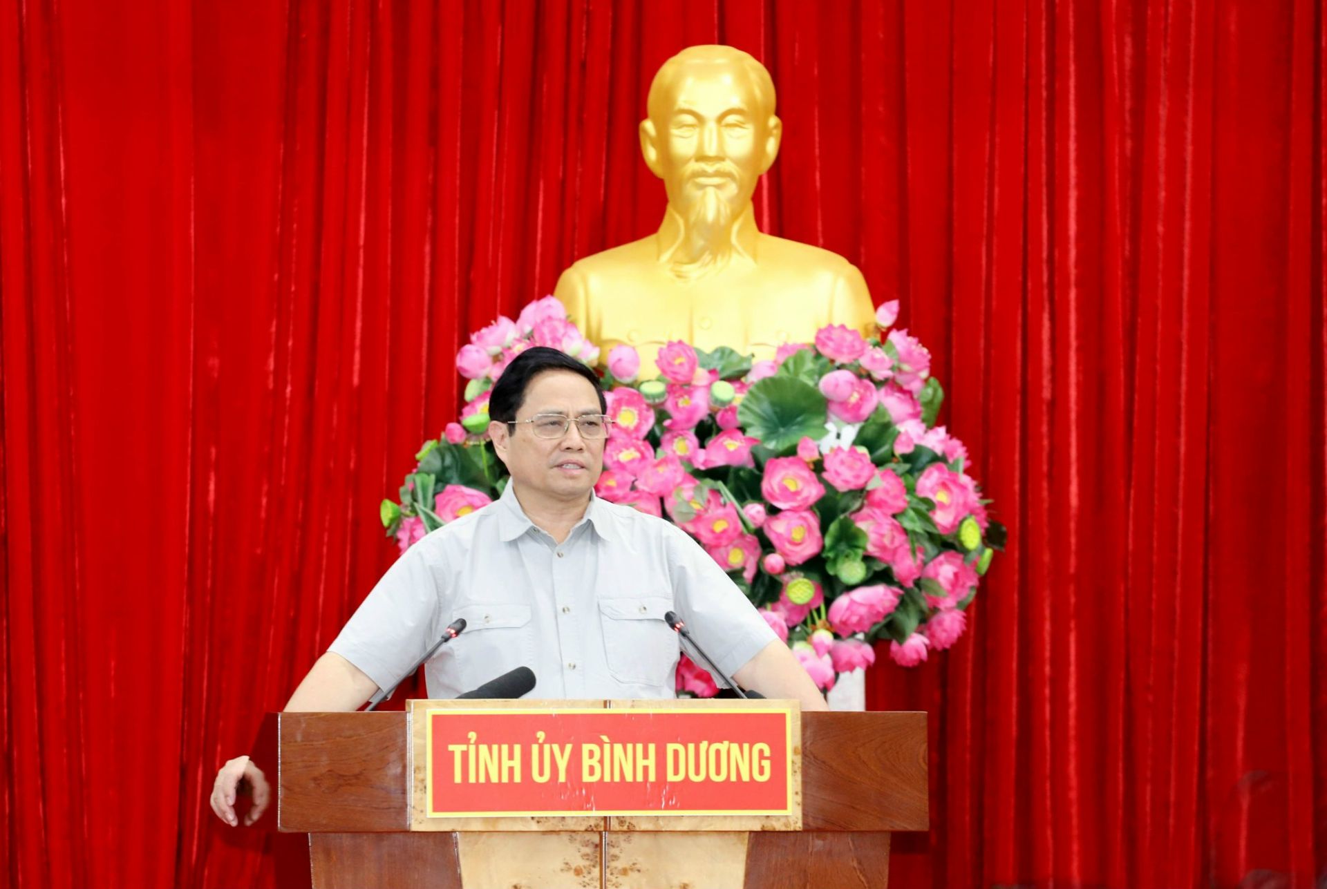 Thủ tướng Chính phủ Phạm Minh Chính tại buổi làm việc với lãnh đạo tỉnh Bình Dương. Thủ tướng Chính phủ Phạm Minh Chính tại buổi làm việc với lãnh đạo tỉnh Bình Dương.