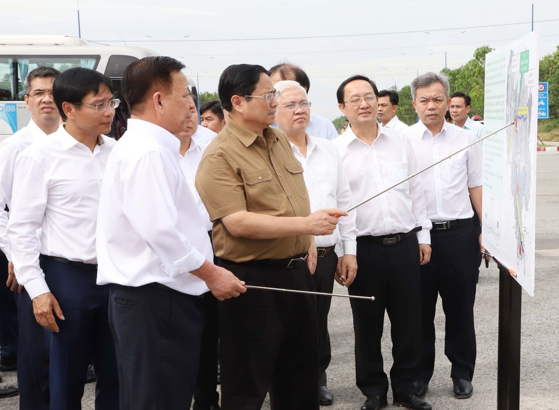 Thủ tướng Phạm Minh Chính xuống thăm và làm việc tại Bình Dương Thủ tướng Phạm Minh Chính xuống thăm và làm việc tại Bình Dương