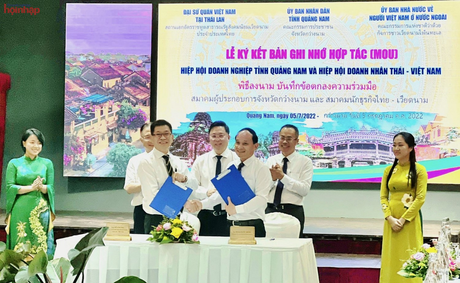 Tại Diễn đ&amp;agrave;n, Hiệp hội Doanh nghiệp Quảng Nam v&amp;agrave; Hiệp hội Doanh nh&amp;acirc;n Th&amp;aacute;i &amp;ndash; Việt Nam đ&amp;atilde; c&amp;ugrave;ng k&amp;yacute; kết Bản ghi nhớ hợp t&amp;aacute;c kết nối doanh nghiệp Quảng Nam- Th&amp;aacute;i Lan