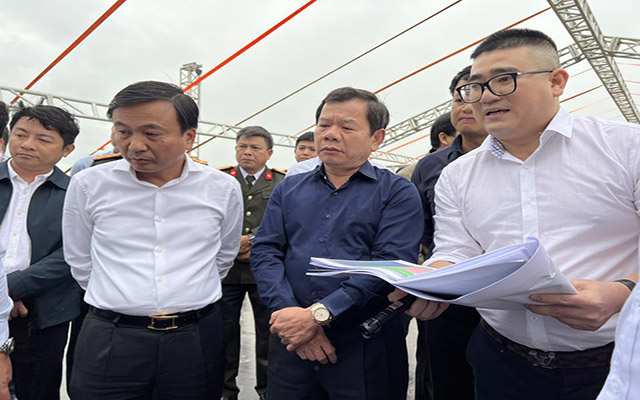 Đo&amp;agrave;n c&amp;ocirc;ng t&amp;aacute;c kiểm tra hiện trường địa điểm tổ chức lễ khởi c&amp;ocirc;ng c&amp;ocirc;ng tr&amp;igrave;nh đường bộ cao tốc Bắc - Nam ph&amp;iacute;a Đ&amp;ocirc;ng
