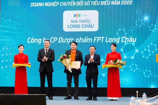 Chuỗi Nh&amp;agrave; thuốc FPT Long Ch&amp;acirc;u xuất sắc được vinh danh v&amp;agrave;o &amp;ldquo;Top 10 Tin d&amp;ugrave;ng Việt Nam 2022&amp;rdquo; v&amp;agrave;o đầu th&amp;aacute;ng 12.