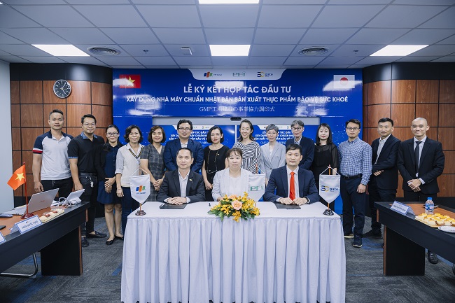 Sự hợp lực giữa FPT Retail, PFI v&amp;agrave; SCGate sẽ cam kết c&amp;ugrave;ng nhau đem đến sản phẩm chất lượng to&amp;agrave;n cầu, gi&amp;aacute; Việt Nam, v&amp;igrave; sứ mệnh chăm s&amp;oacute;c sức khỏe cộng đồng Việt Nam.