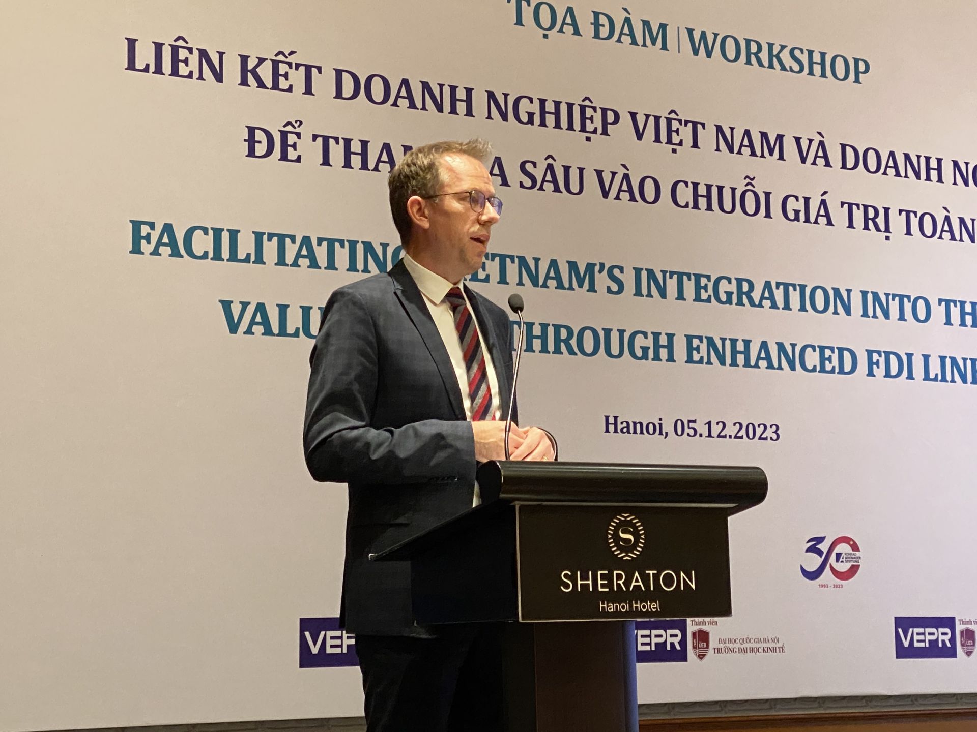 &amp;ocirc;ng Simon Kreye, Ph&amp;oacute; Đại sứ qu&amp;aacute;n CHLB Đức tại Việt Nam