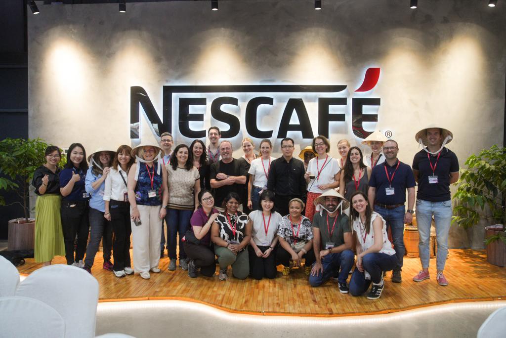 Đo&amp;agrave;n ph&amp;oacute;ng vi&amp;ecirc;n quốc tế thăm quan Trung t&amp;acirc;m Th&amp;ocirc;ng tin NESCAF&amp;Eacute; thuộc nh&amp;agrave; m&amp;aacute;y Trị An, tỉnh Đồng Nai