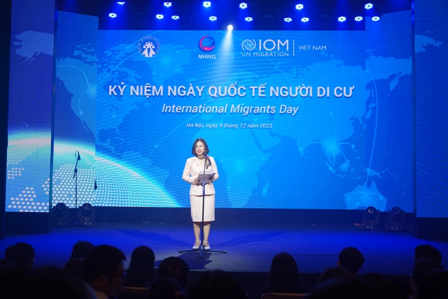 B&amp;agrave; Ho&amp;agrave;ng Thị Thơm, Ph&amp;oacute; Cục trưởng Cục D&amp;acirc;n số (Bộ Y tế) ph&amp;aacute;t biểu tại buổi lễ kỷ niệm