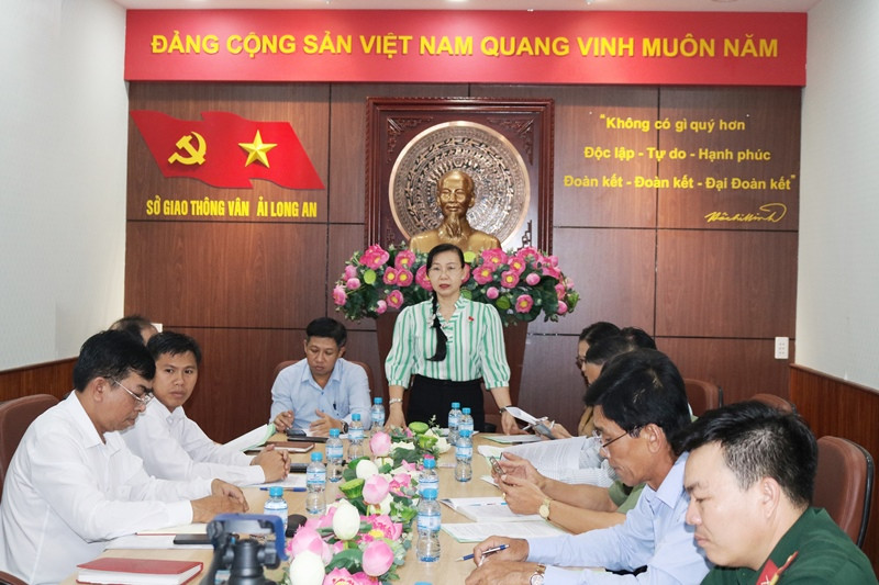 B&amp;agrave; Phan Thị Mỹ Dung - Tỉnh uỷ vi&amp;ecirc;n - Gi&amp;aacute;m đốc Sở Tư ph&amp;aacute;p - Ph&amp;oacute; Chủ tịch Thường trực Hội đồng phối hợp PBGDPL tỉnh l&amp;agrave;m Trưởng đo&amp;agrave;n, ph&amp;aacute;t biểu tại buổi kiểm tra