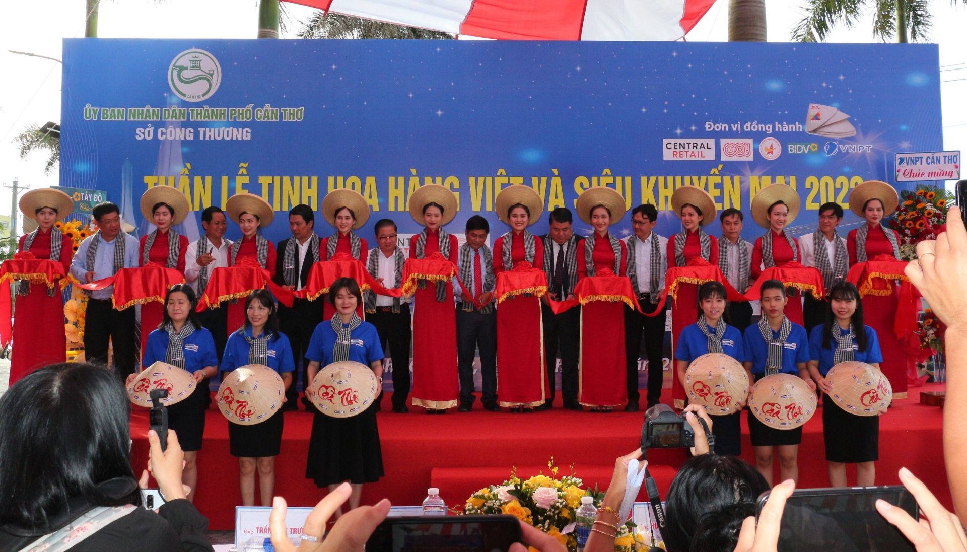 Sở C&amp;ocirc;ng thương TP. Cần Thơ tổ chức &amp;ldquo;Tuần lễ tinh hoa h&amp;agrave;ng Việt v&amp;agrave; si&amp;ecirc;u khuyến m&amp;atilde;i năm 2022&amp;rdquo;.