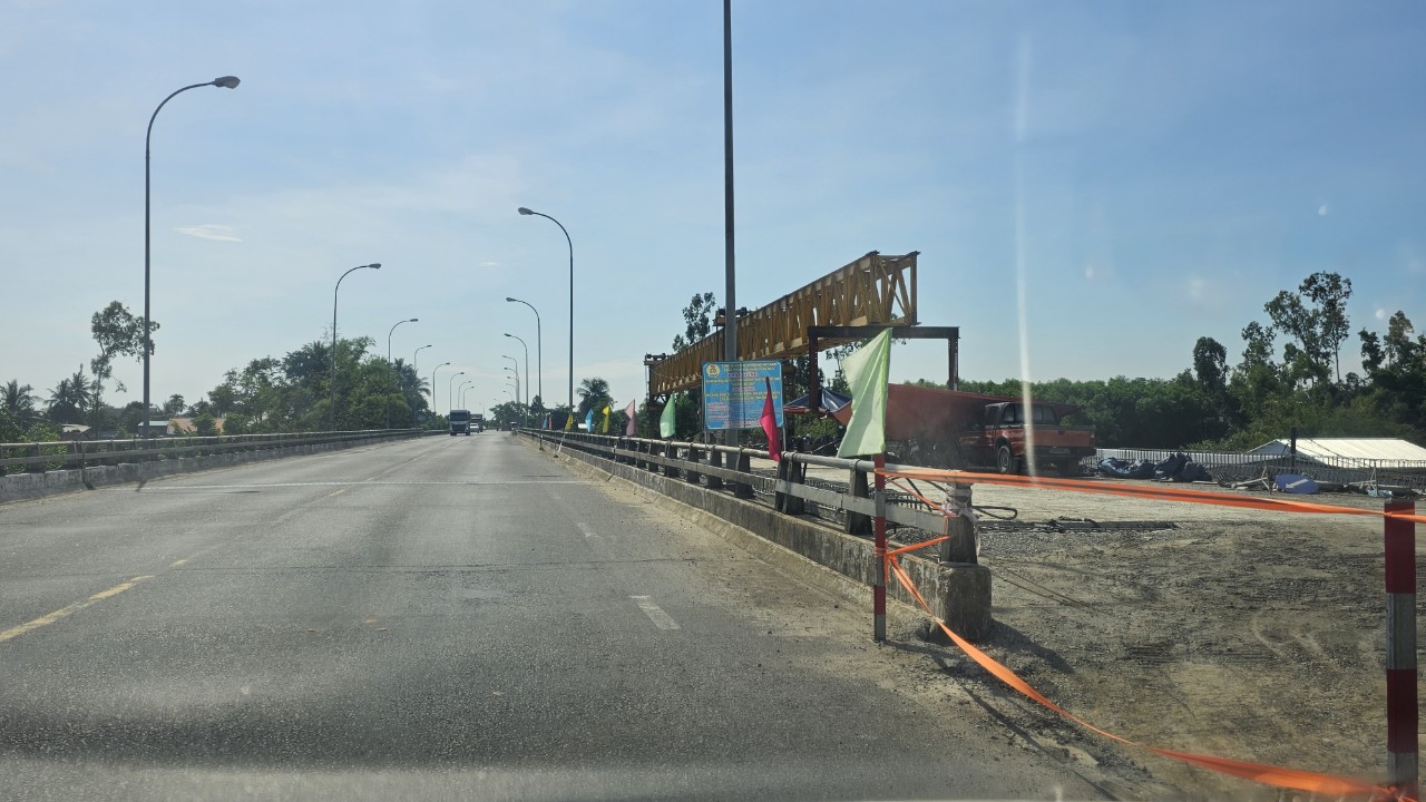 Với đơn gi&amp;aacute;, định mức hiện nay chưa đồng bộ hoặc x&amp;acirc;y dựng chưa s&amp;aacute;t với thực tế, dẫn đến t&amp;igrave;nh trạng kh&amp;ocirc;ng &amp;iacute;t nh&amp;agrave; thầu rơi v&amp;agrave;o cảnh c&amp;agrave;ng l&amp;agrave;m c&amp;agrave;ng lỗ