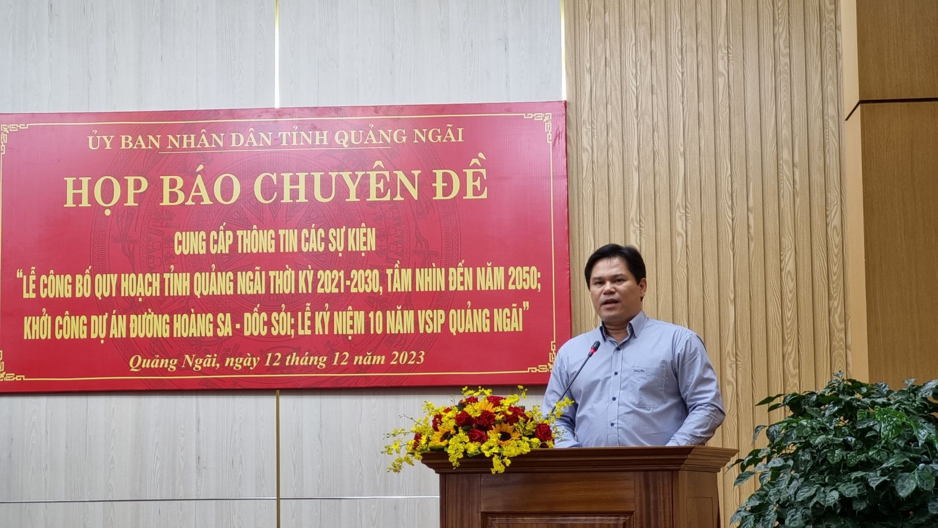Ph&amp;oacute; Chủ tịch UBND tỉnh Trần Phước Hiền chủ tr&amp;igrave; buổi họp b&amp;aacute;o