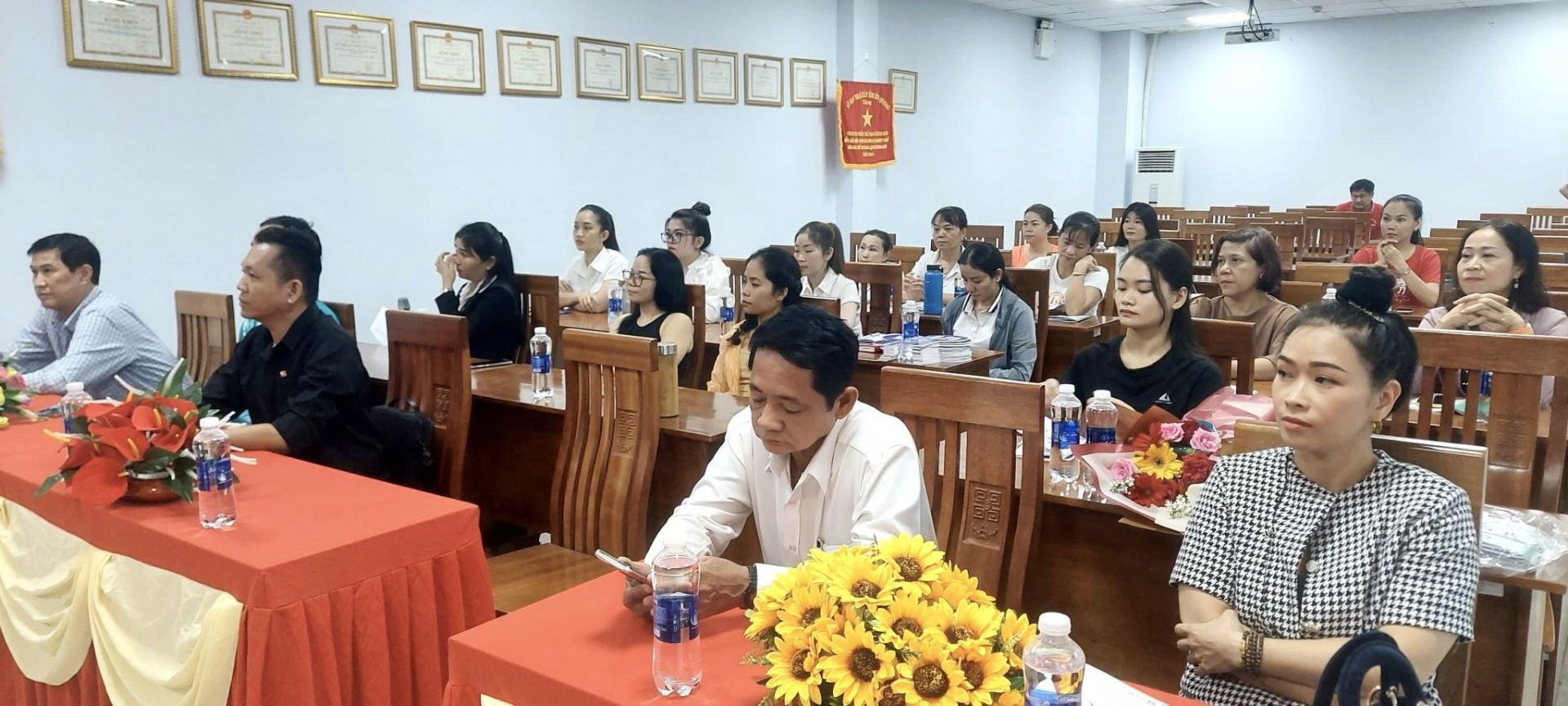 To&amp;agrave;n cảnh Lễ khai giảng lớp tập huấn