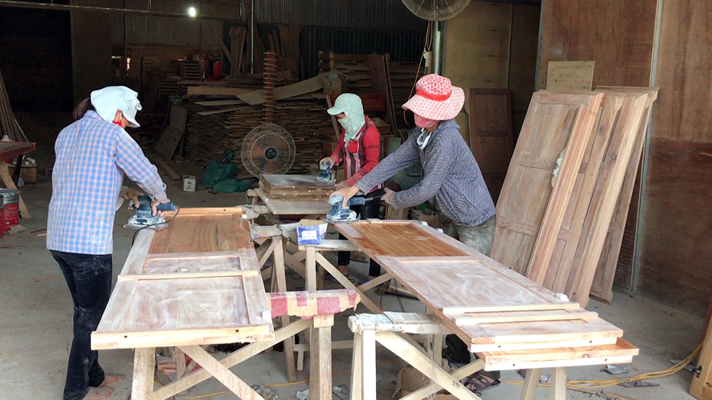 L&amp;agrave;ng nghề mộc V&amp;acirc;n Du (huyện Đoan H&amp;ugrave;ng) lu&amp;ocirc;n ch&amp;uacute; trọng đảm bảo an to&amp;agrave;n lao động