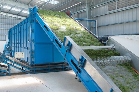 M&amp;aacute;y sấy cỏ bằng năng lượng biogas tại Vinamilk - Ảnh: Vinamilk