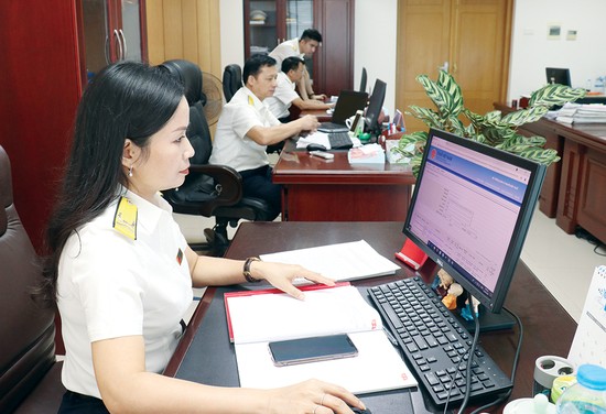 Ng&amp;agrave;nh thuế t&amp;iacute;ch cực ứng dụng c&amp;ocirc;ng nghệ th&amp;ocirc;ng tin trong quản l&amp;yacute; thuế, g&amp;oacute;p phần gi&amp;uacute;p doanh nghiệp, người nộp thuế thuận lợi, tiết kiệm thời gian trong thực hiện nghĩa vụ thuế
