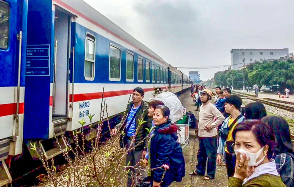 Ngành đường sắt bán thêm 3.000 vé tàu phục vụ cao điểm tết Giáp Thìn 2024