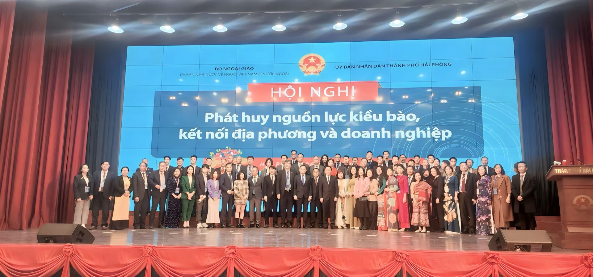 C&amp;aacute;c đại biểu tham dự Hội nghị ph&amp;aacute;t huy nguồn lực kiều b&amp;agrave;o, kết nối địa phương v&amp;agrave; doanh nghiệp