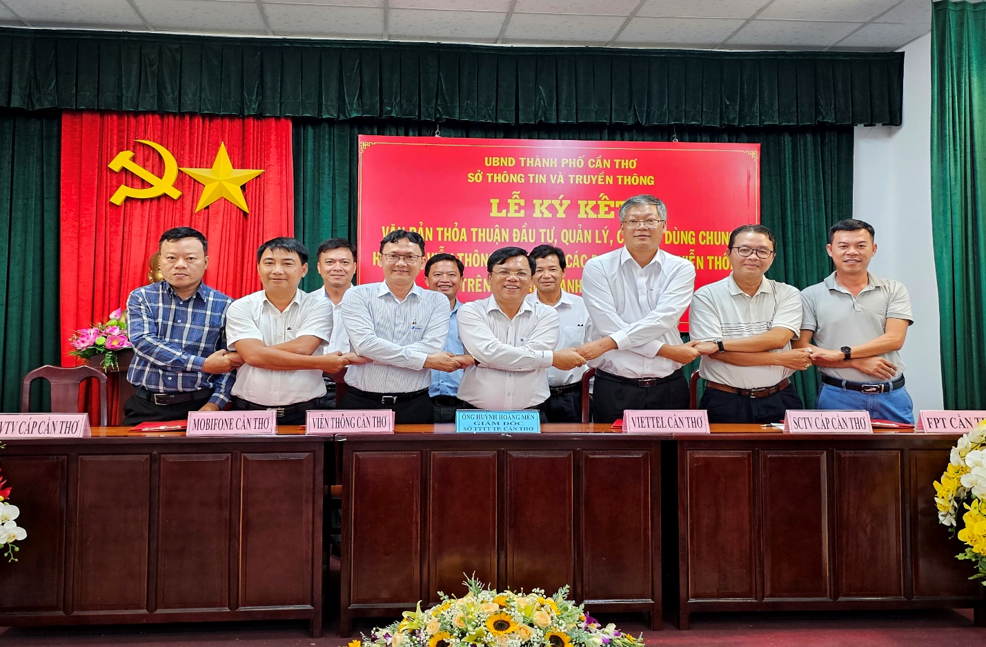 C&amp;aacute;c doanh nghiệp viễn th&amp;ocirc;ng k&amp;yacute; kết thỏa thuận đầu tư, quản l&amp;yacute;, chia sẻ d&amp;ugrave;ng chung hạ tầng viễn th&amp;ocirc;ng ngầm.